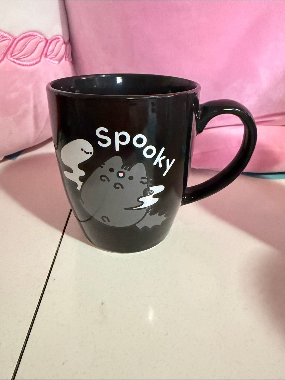 Pusheen "Spooky" Mug - 2023 Pusheen Box Exclusive - Glow in the dark